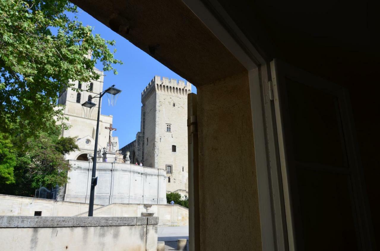 Face Au Palais Des Papes Appartement Avignon Buitenkant foto