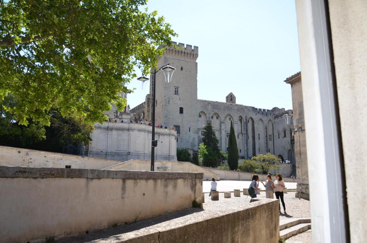 Face Au Palais Des Papes Appartement Avignon Buitenkant foto